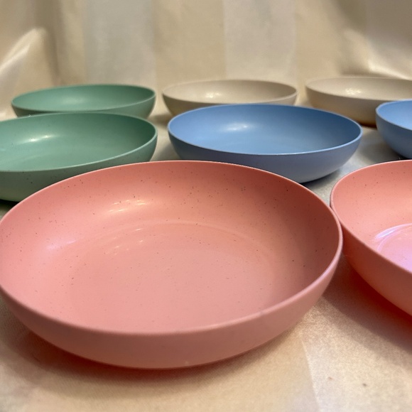 8 Brand New - Multicoloured Wheat Straw 5.5" bowls - Picture 6 of 7